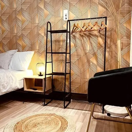 Apartment Nous Ne Recevons Plus