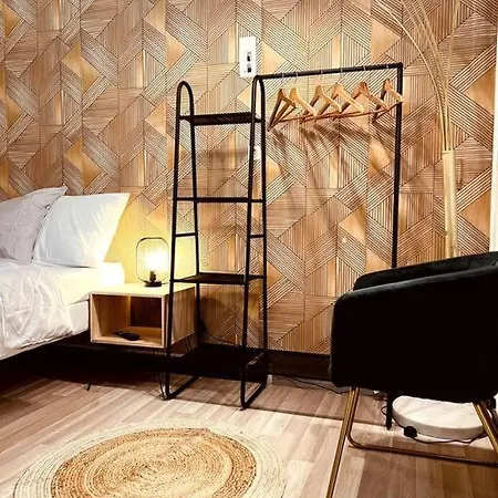 Apartment Nous Ne Recevons Plus